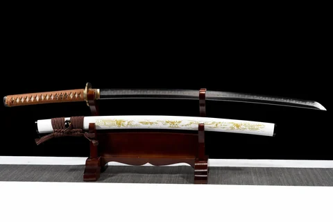 Katana Keishou en acier T10 à hamon, saya en ébène, kurigata en corne