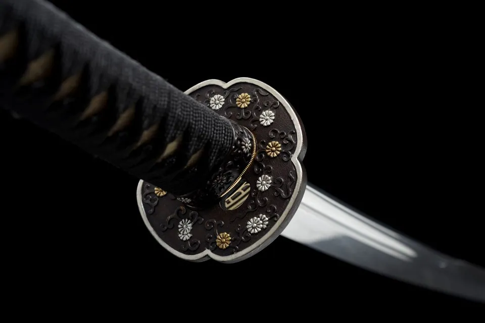 Katana Ketsueki en acier T10 avec hamon, saya laqué rouge, vue 6