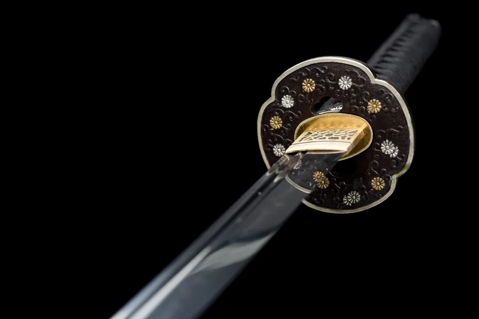 Katana Ketsueki en acier T10 avec hamon, saya laqué rouge, vue 7