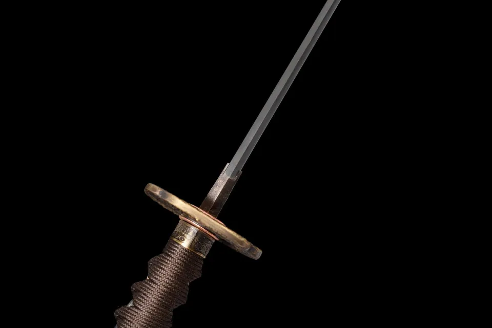 Katana Kiku Hana en acier de Damas, saya noire à fleurs et fruits, vue 8