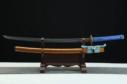 Katana Kikumon en acier 1095, hamon en griffe, tsuba en cuivre doré