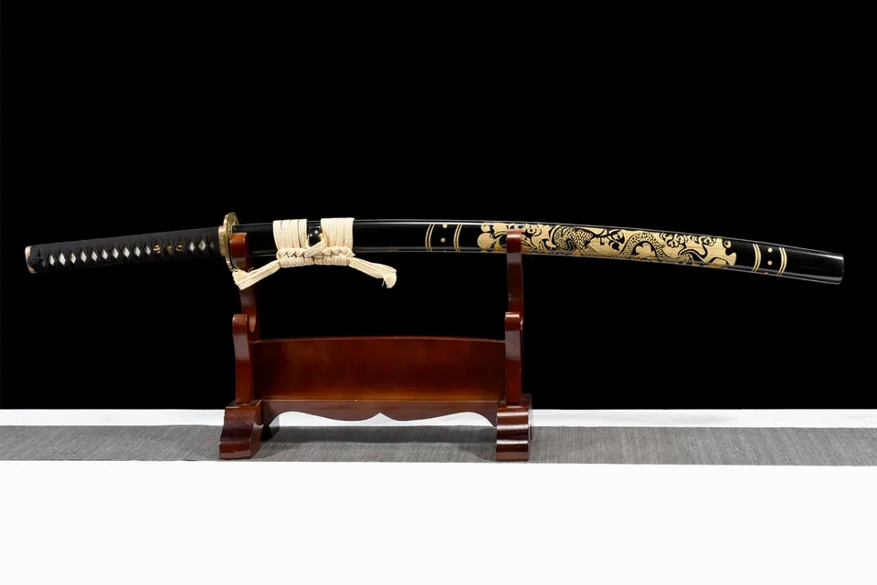 Katana Kinryū en acier de Damas, saya noire et dragon doré sculpté, vue 4
