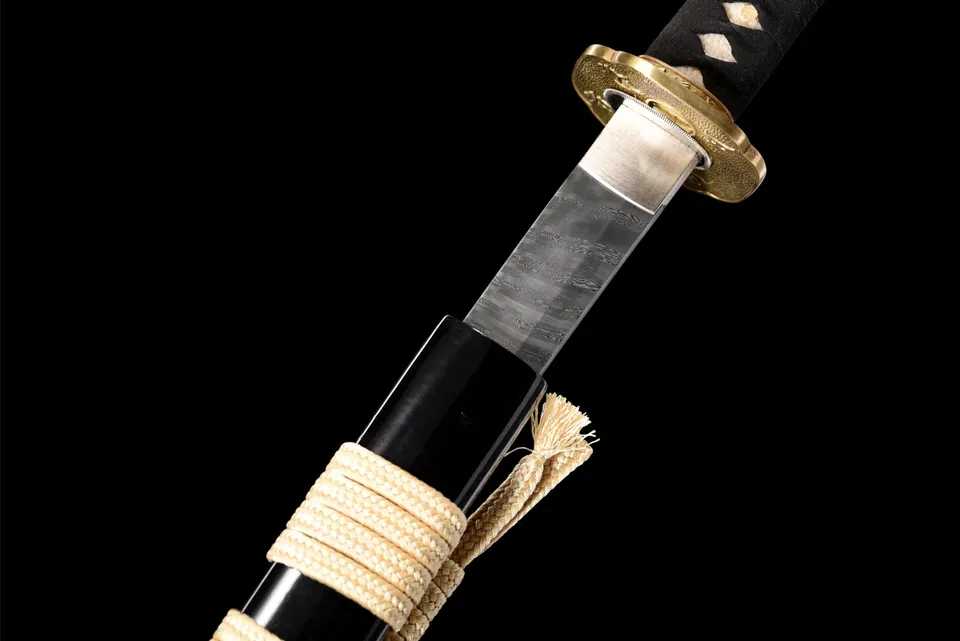 Katana Kinryū en acier de Damas, saya noire et dragon doré sculpté, vue 6