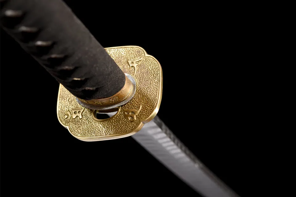 Katana Kinryū en acier de Damas, saya noire et dragon doré sculpté, vue 7