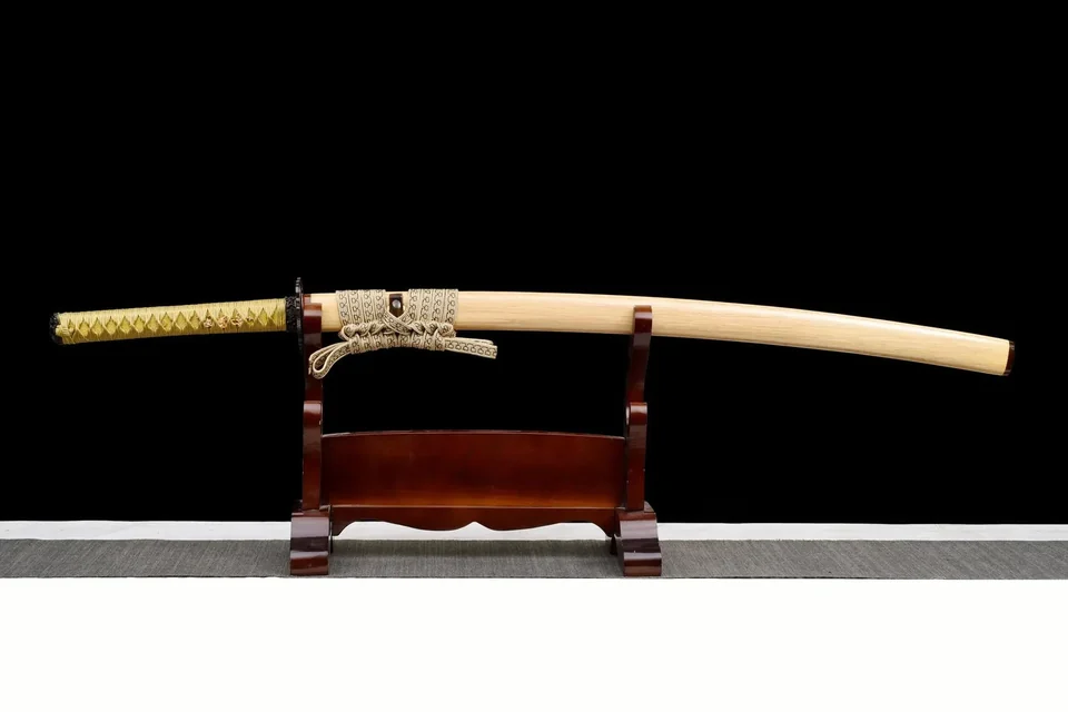 Katana Kintsurugi en acier san mai, tsuba aux grues dorées, vue 2