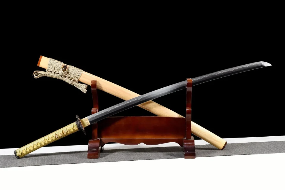Katana Kintsurugi en acier san mai, tsuba aux grues dorées, vue 3