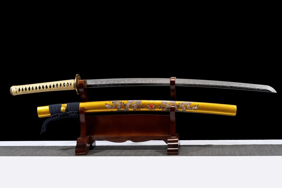 Katana Kogane Ryū en acier T10 à hamon, saya laquée et dragon doré