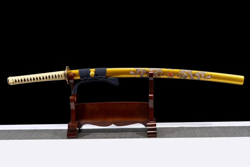 Katana Kogane Ryū en acier T10 à hamon, saya laquée et dragon doré, vue 2