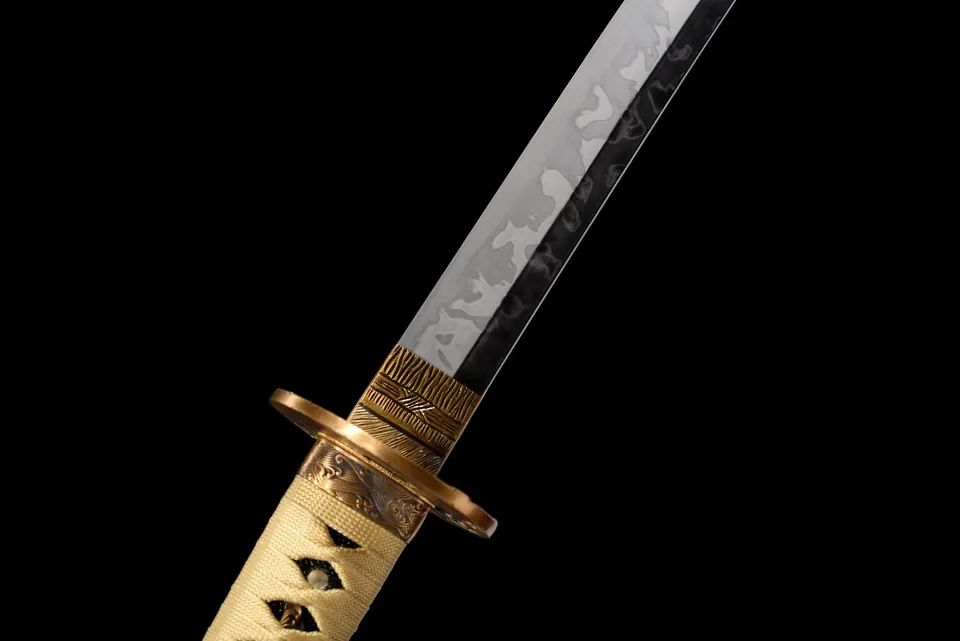 Katana Kogane Ryū en acier T10 à hamon, saya laquée et dragon doré, vue 7