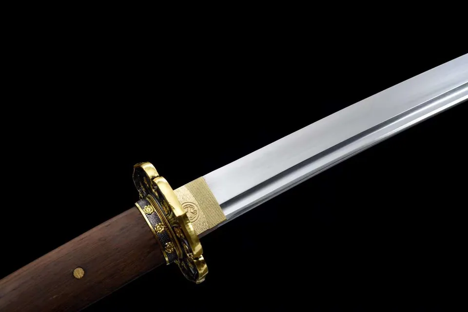 Katana Kouji en acier au manganèse avec bo-hi, kashira en laiton doré, vue 3