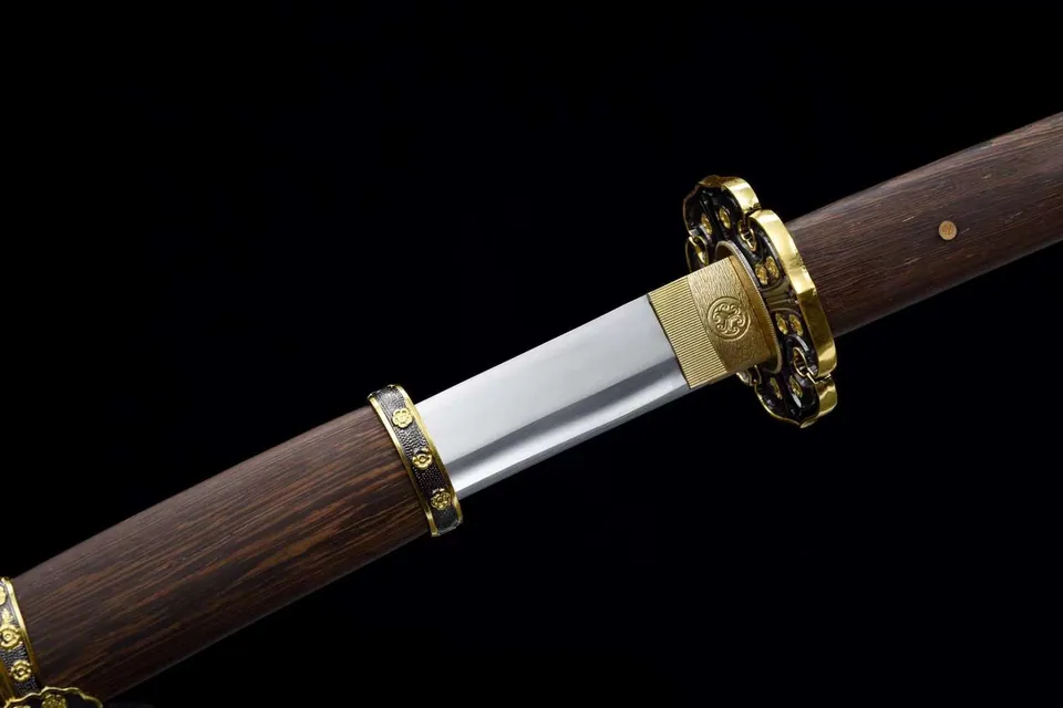 Katana Kouji en acier au manganèse avec bo-hi, kashira en laiton doré, vue 5