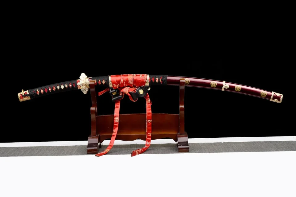 Katana Kōyō Tachi en acier damas avec hamon, saya bordeaux, vue 2