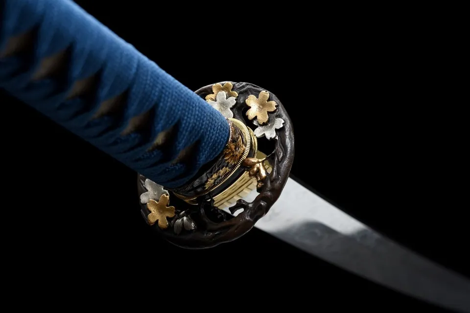 Katana Kujaku en acier T10, hamon en clou de girofle, saya au paon, vue 5