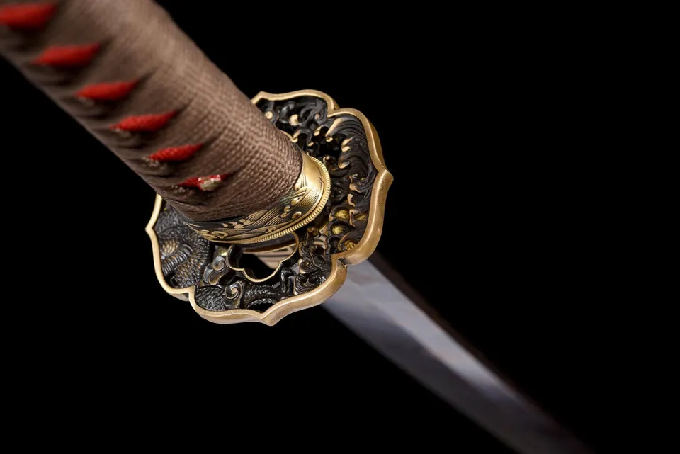 Katana Kurenai Hana en acier de Damas, tressage marron et rouge, vue 8
