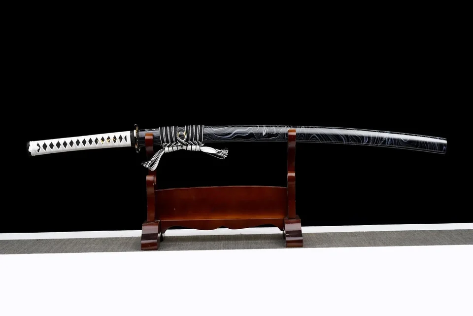 Katana Kurochō en acier 1060, finition noire mate, vue 2