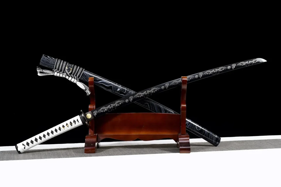 Katana Kurochō en acier 1060, finition noire mate, vue 3