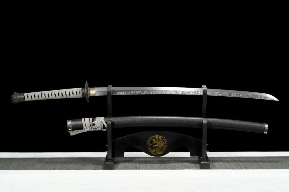 Katana Moonveil inspiré d'Elden Ring, acier T10 à hamon, vue 3