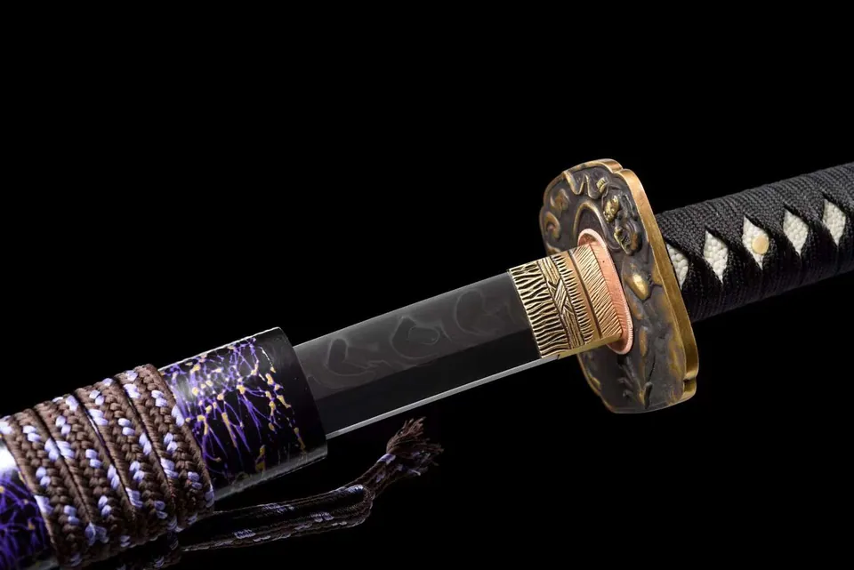 Katana Murasaki no Akuma en acier T10, saya noir et violet, vue 6