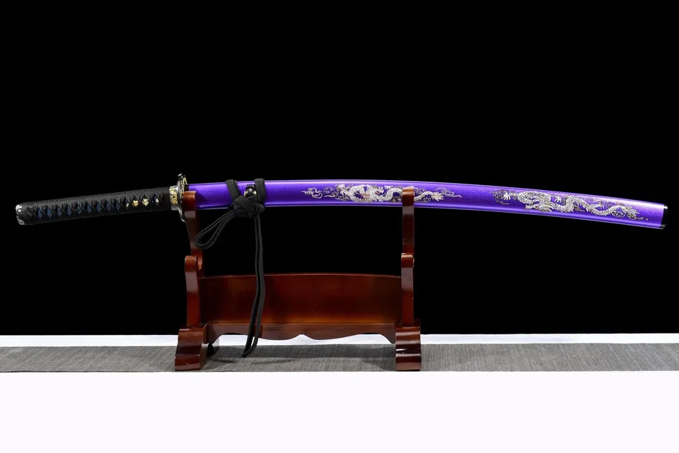Katana Murasaki Ryū en acier 1060 violet, bo-hi et dragon gravé, vue 3