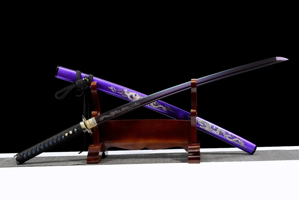 Katana Murasaki Ryū en acier 1060 violet, bo-hi et dragon gravé, vue 4