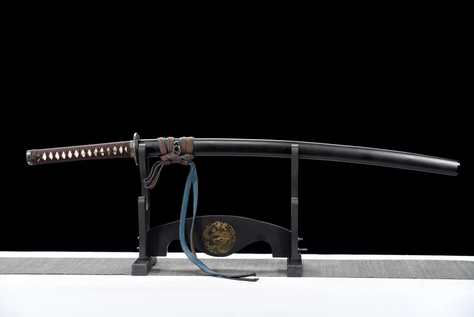 Katana Muromachi en acier de Damas, saya noire et sageo bleu et marron