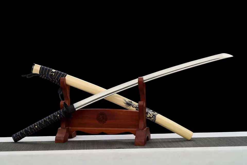 Katana Musashi en acier damas avec bo-hi, saya beige, sageo bleu, vue 2