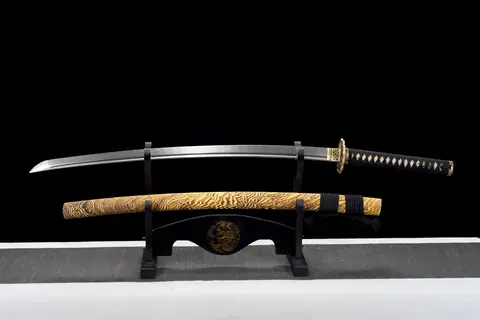 Katana Nara en acier T10 avec hamon et bo-hi, tsuba en cuivre doré