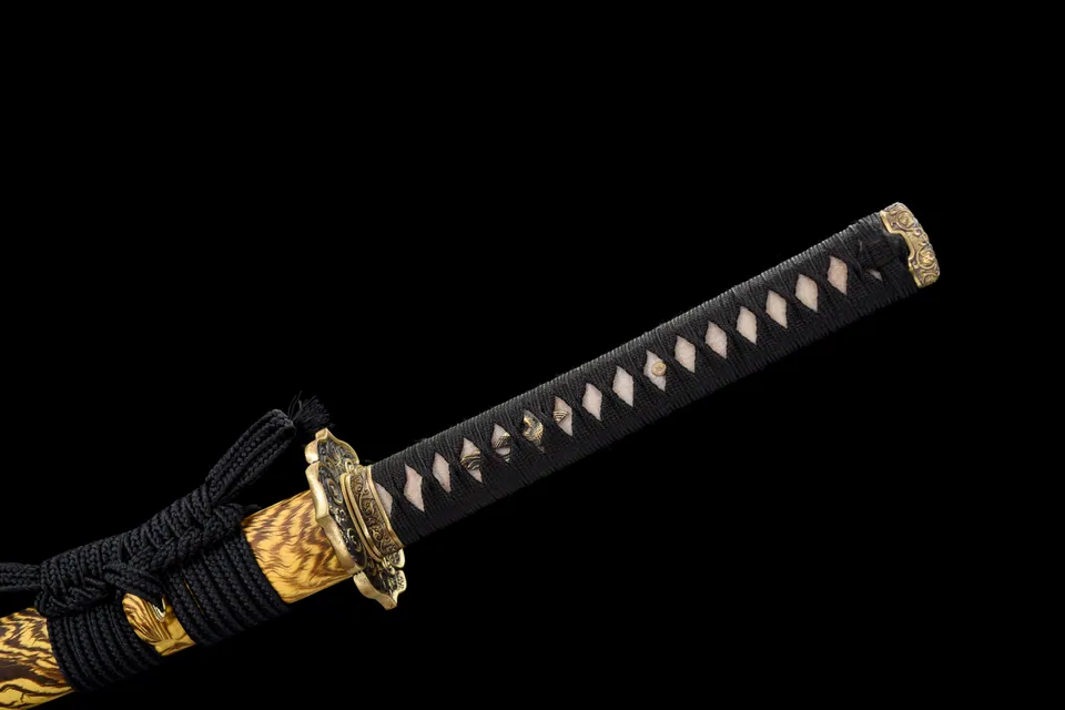 Katana Nara en acier T10 avec hamon et bo-hi, tsuba en cuivre doré, vue 6
