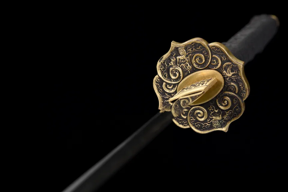 Katana Nara en acier T10 avec hamon et bo-hi, tsuba en cuivre doré, vue 7