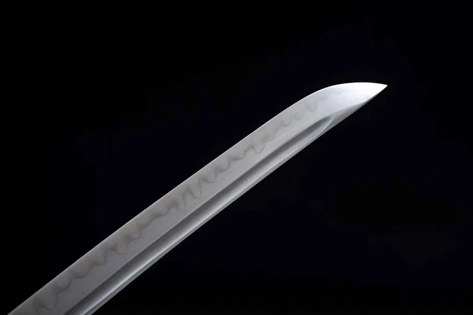 Katana Nozomu en acier T10, hamon, gorge et polissage miroir, vue 3