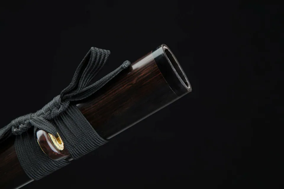 Katana Numachi en acier damas avec hamon, polissage miroir, vue 3