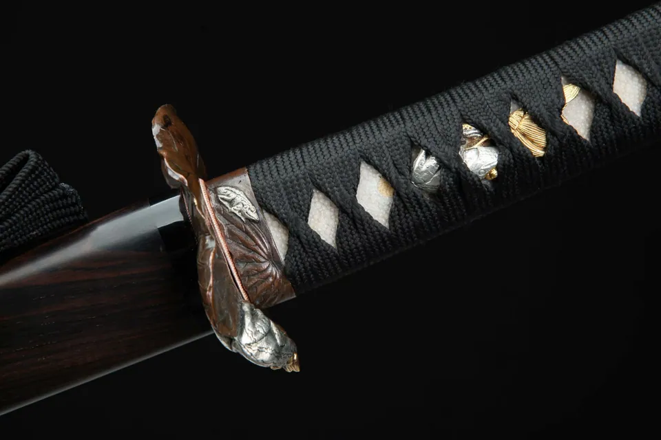 Katana Numachi en acier damas avec hamon, polissage miroir, vue 6