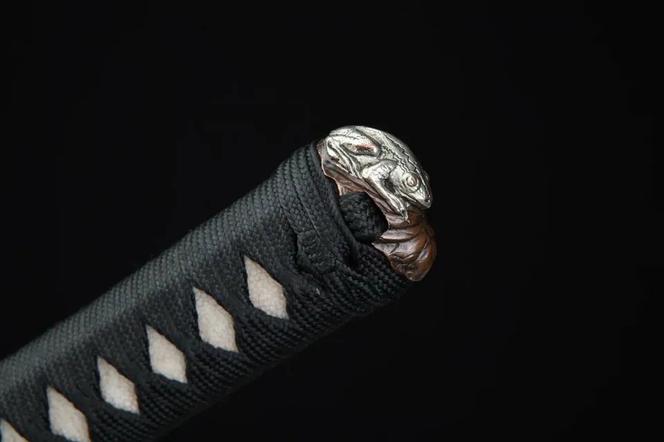 Katana Numachi en acier damas avec hamon, polissage miroir, vue 7