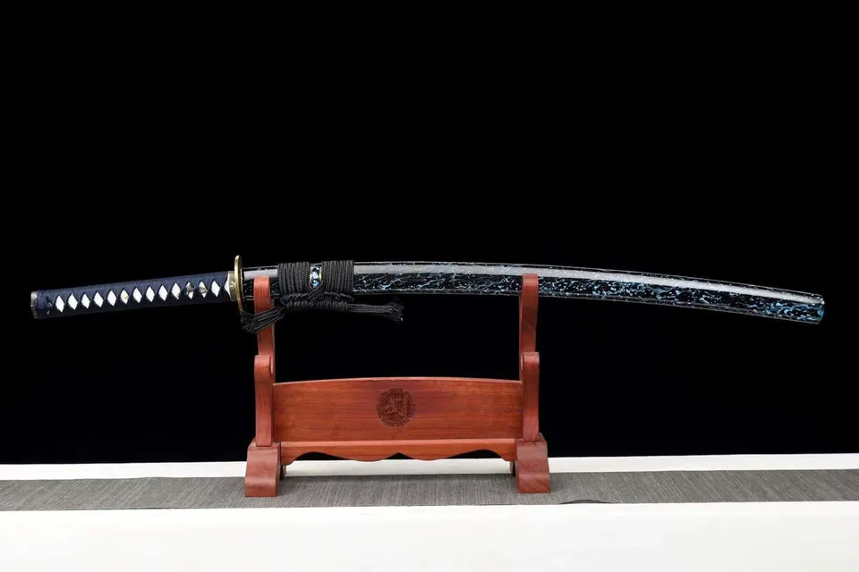 Katana Origami en acier T10 avec bo-hi, saya en ébène, vue 2