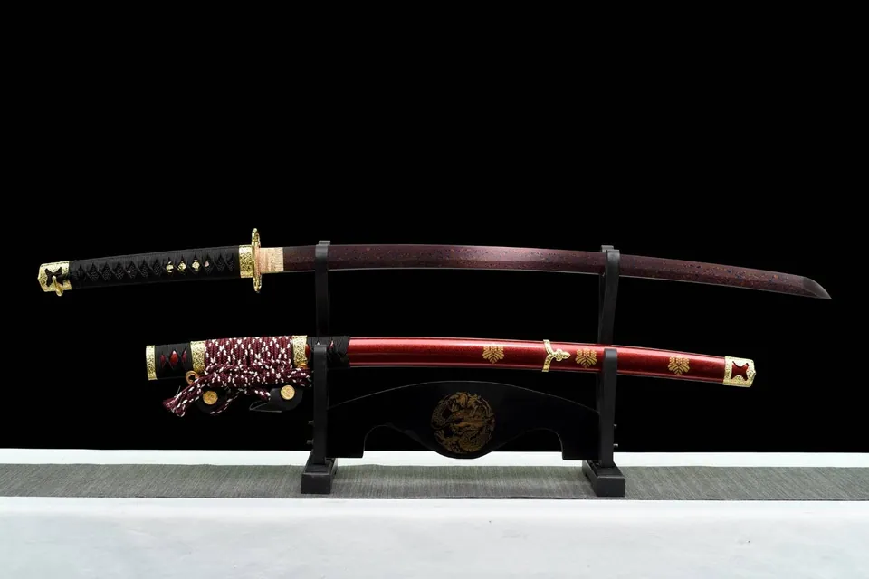 Katana Owari en acier damas pourpre, monture de style tachi, acier damas