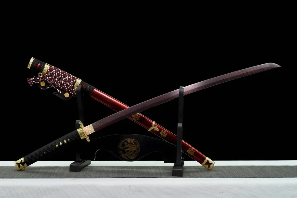 Katana Owari en acier damas pourpre, monture de style tachi, vue 3