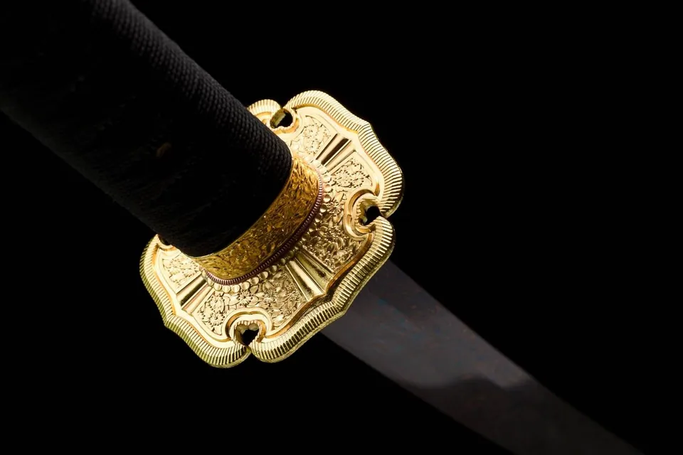 Katana Owari en acier damas pourpre, monture de style tachi, vue 5