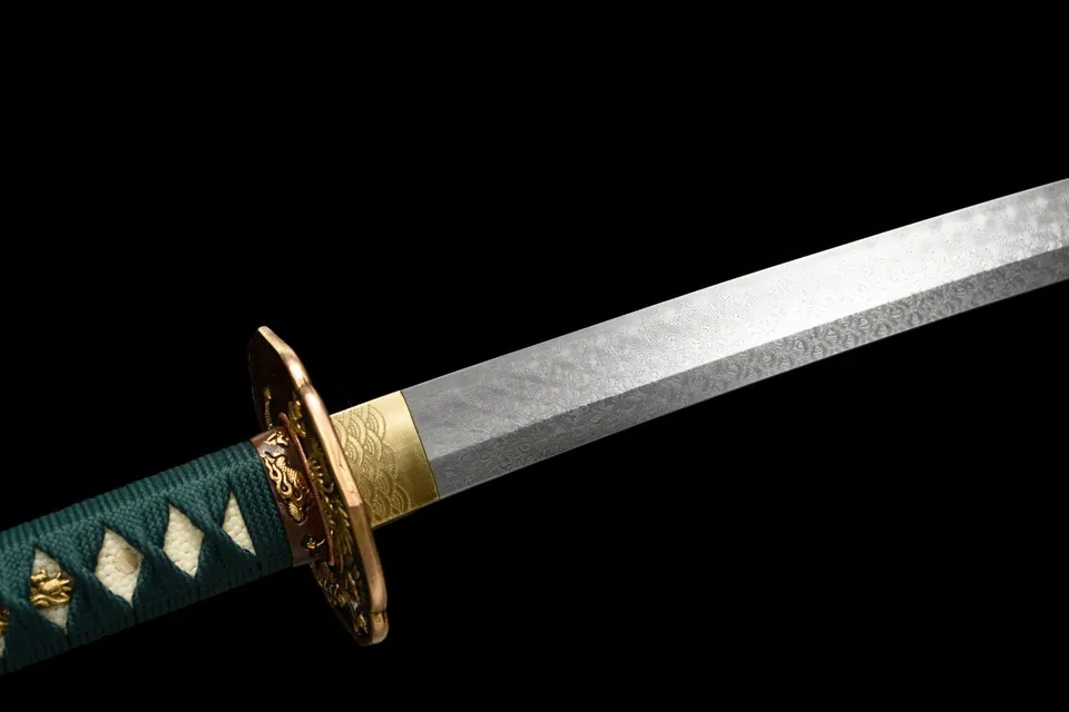 Katana Ozayaka en acier damas, saya noir au dragon, sageo vert, vue 7