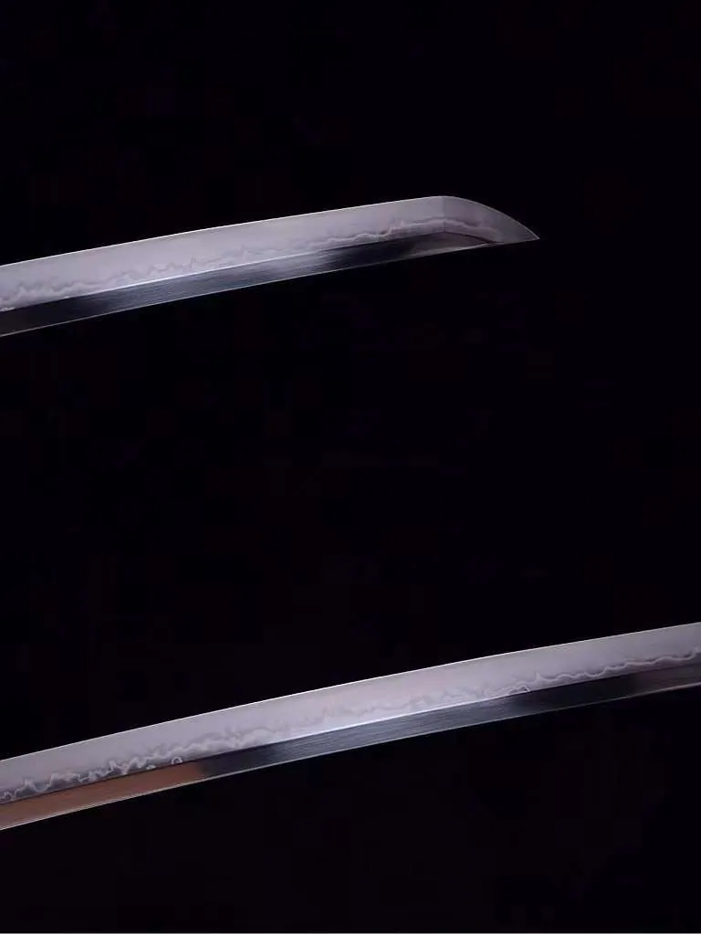Katana Pikokku en acier T10 avec hamon choji, sageo vert