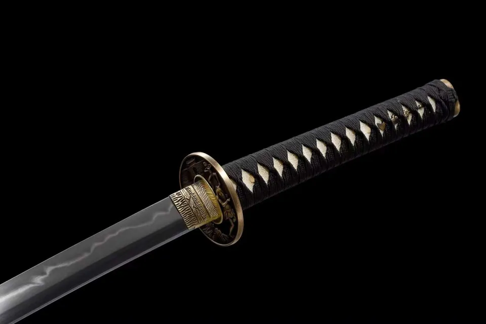 Katana Ray en acier T10 à hamon, saya bleu au motif de raie, vue 5