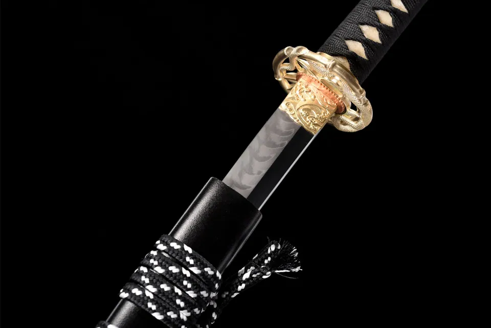 Katana Ryū no Hōkō en acier T10, saya noire, dragon incrusté d'argent, vue 7