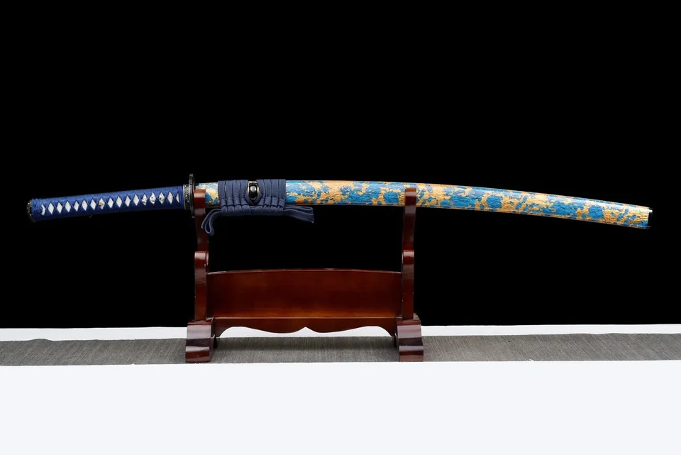 Katana Ryu no Kiba, hamon midare, saya bleu et or craquelé, katana · hamon