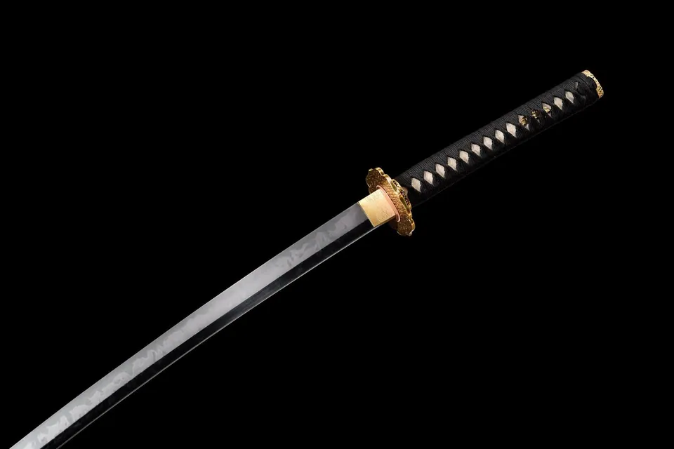 Katana Ryūō en acier T10 Honyaki, hamon hitatsura, saya dragon, vue 8