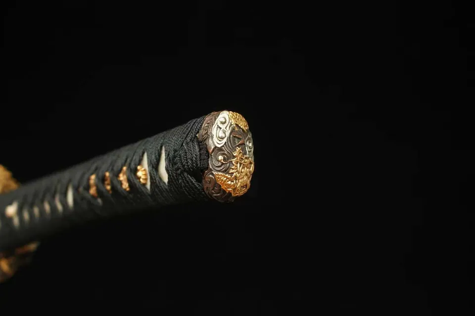 Katana Ryuza en acier T10 à hamon sanbon sugi, saya dragon, vue 6