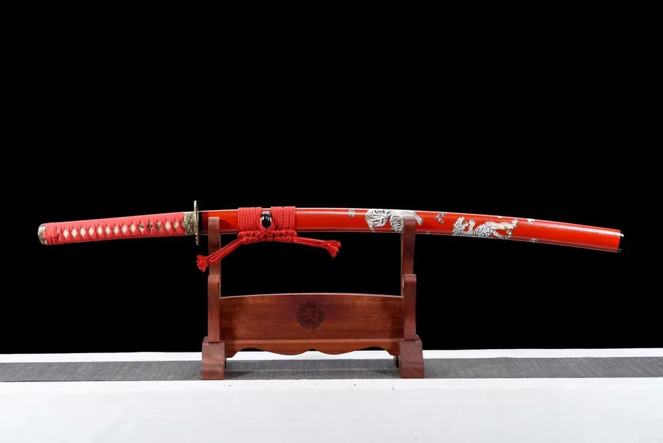 Katana Sabana en acier T10, hamon vague, saya rouge aux tigres