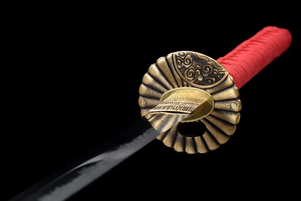 Katana Sabana en acier T10, hamon vague, saya rouge aux tigres, vue 5