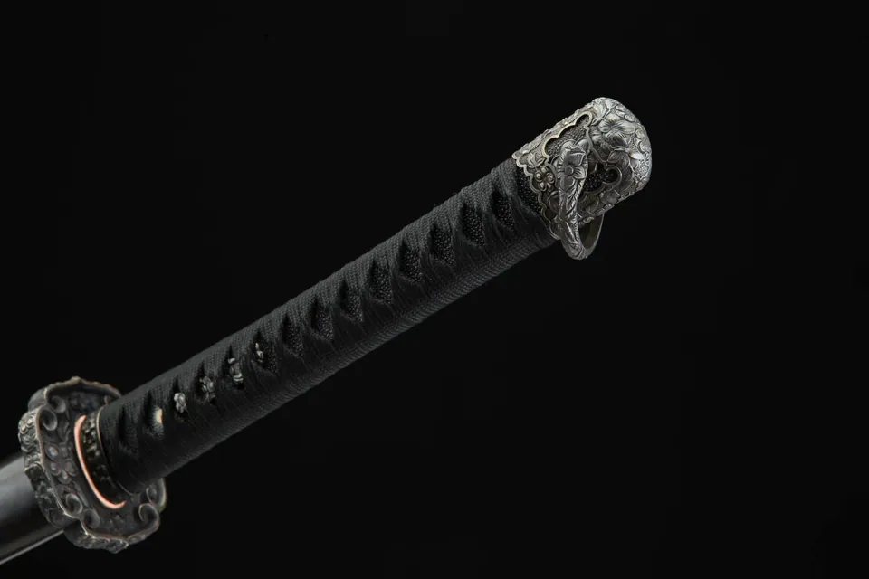 Katana Sakura en acier damas avec hamon, lame de 74 cm, saya laqué, vue 7