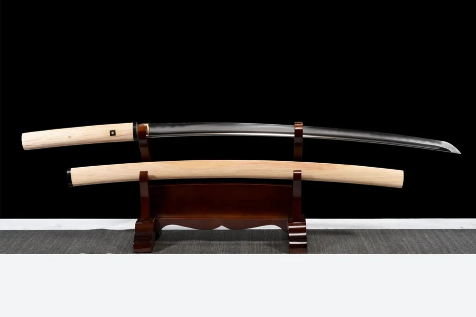 Katana Shirasaya en acier de Damas à hamon, monture en bois naturel, acier damas · hamon