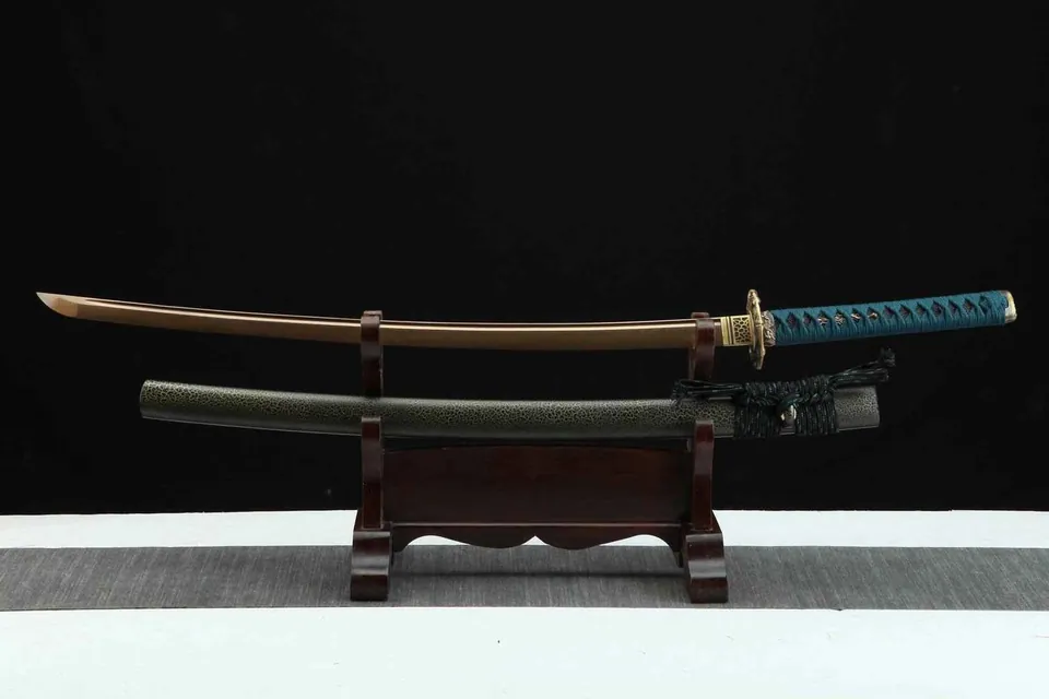 Katana Shizen en acier damas, lame dorée avec gorge, saya verte, vue 2