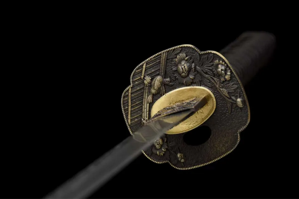 Katana Shokubutsu en acier damas, saya en ébène, kurigata en corne, vue 3